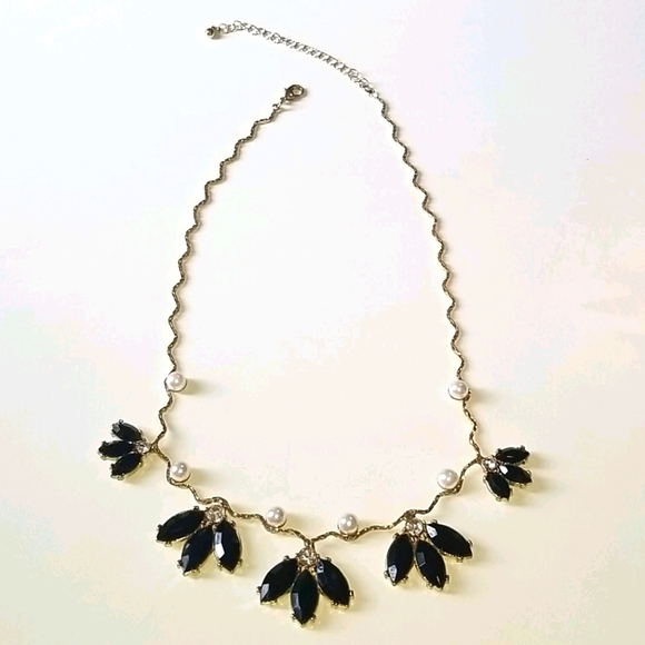 Gorgeous Pearl and Gem Necklace - Picture 3 of 7